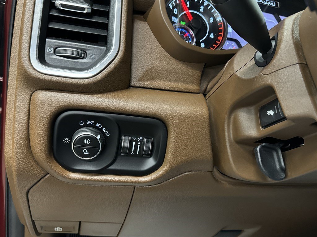 Used 2019 RAM 2500 Laramie AWD/4WD image 36