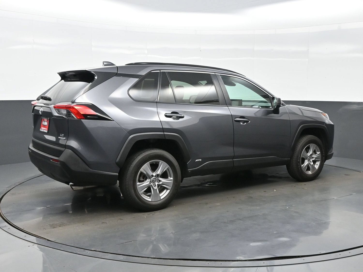 Used 2022 Toyota RAV4 LE AWD/4WD image 6