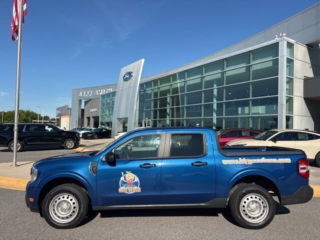 Used 2023 Ford Maverick XL FWD image 2