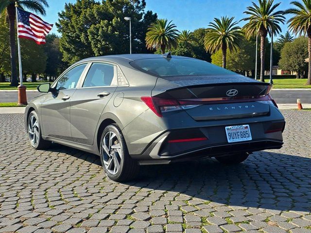 Certified 2025 Hyundai Elantra Sport image 5