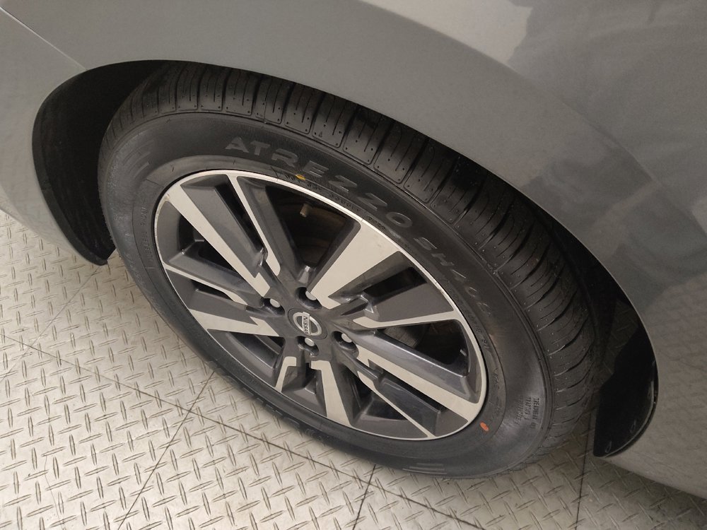 Used 2021 Nissan Versa SV FWD image 31