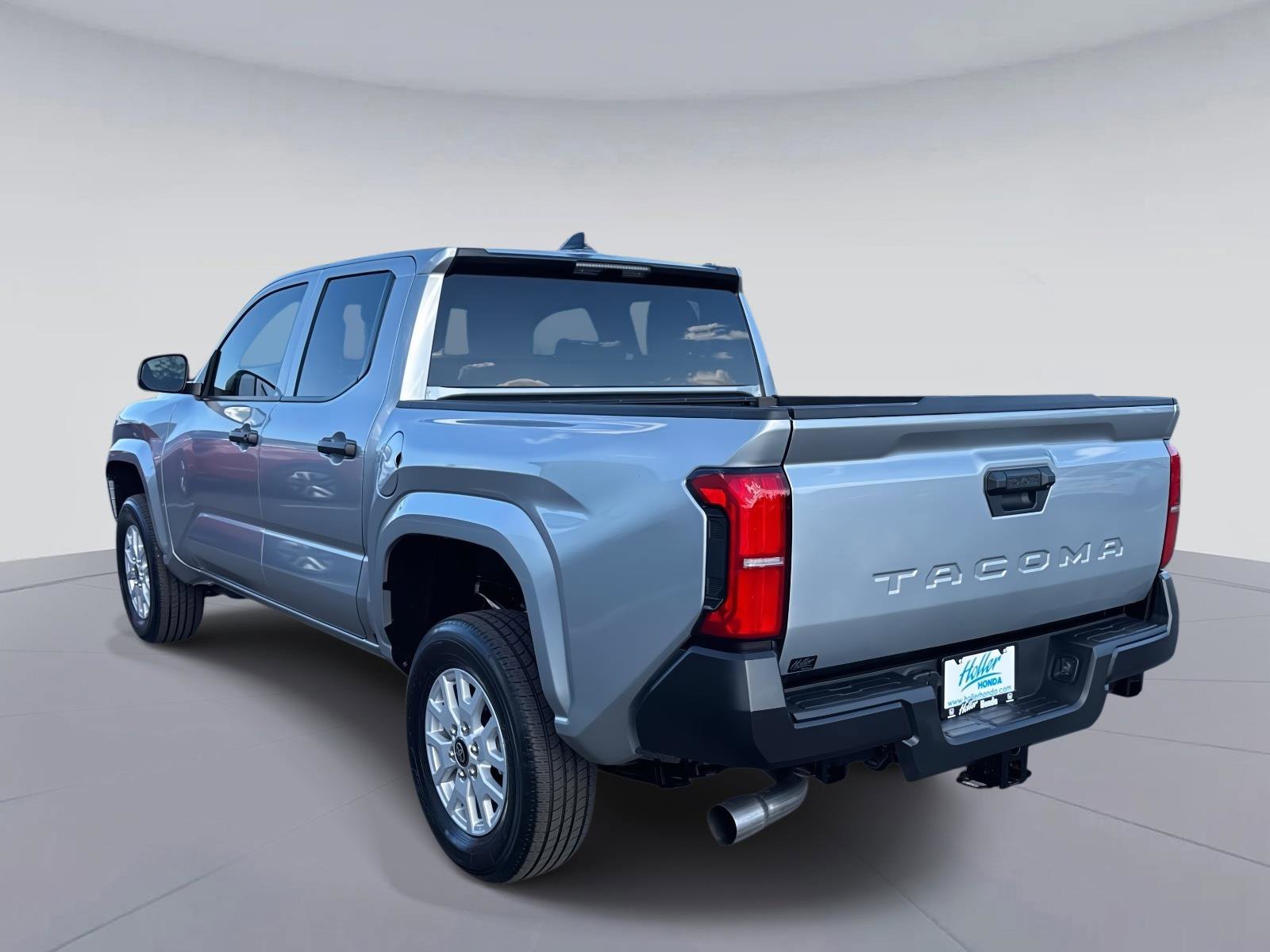 Used 2025 Toyota Tacoma SR image 6