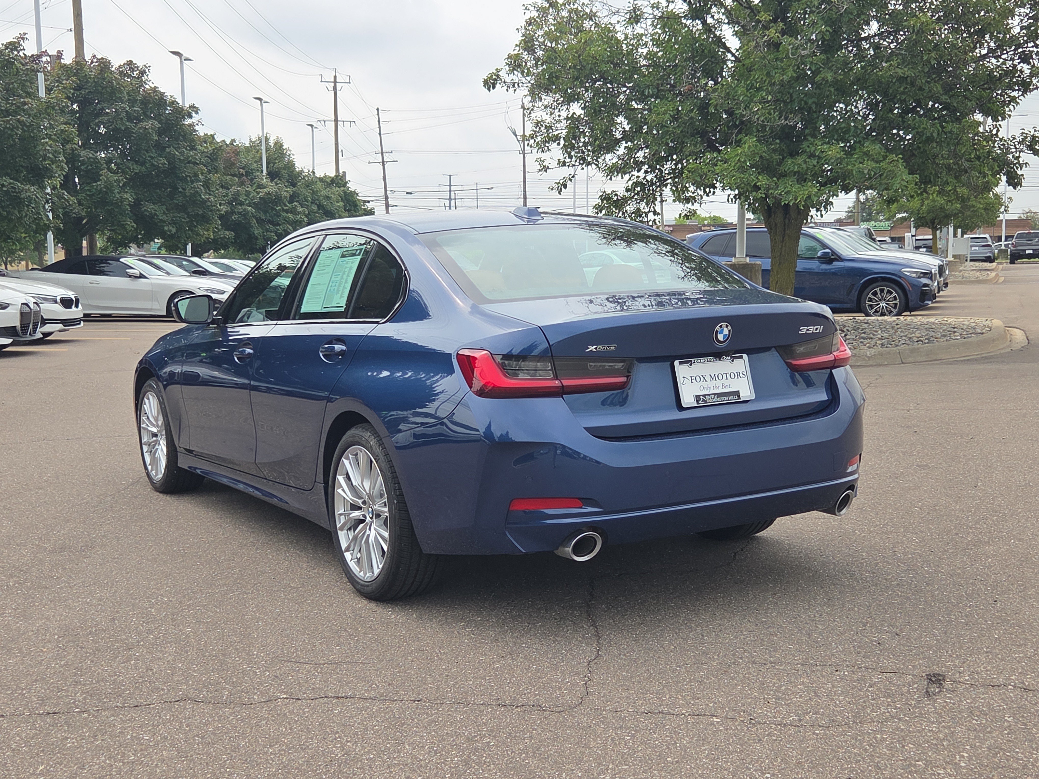 Used 2023 BMW 330i xDrive Sedan w/ Premium Package AWD/4WD image 3