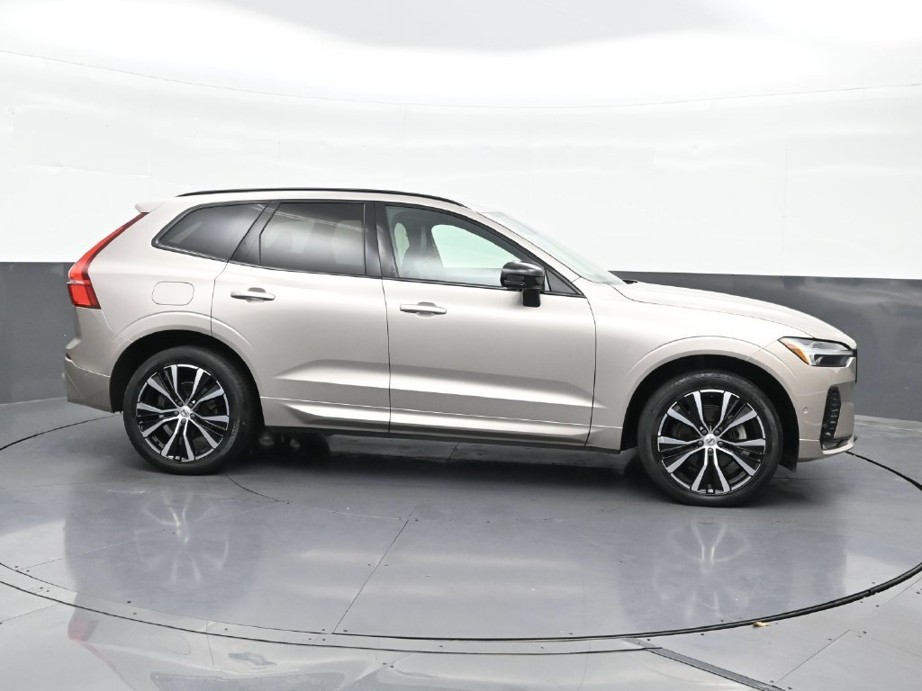 Certified 2024 Volvo XC60 B5 Plus AWD/4WD image 6