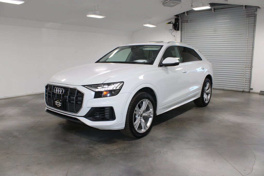 Used 2023 Audi Q8 Premium w/ Convenience Package AWD/4WD image 4