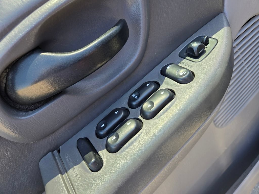 Used 2003 Ford F150 Lariat AWD/4WD image 19