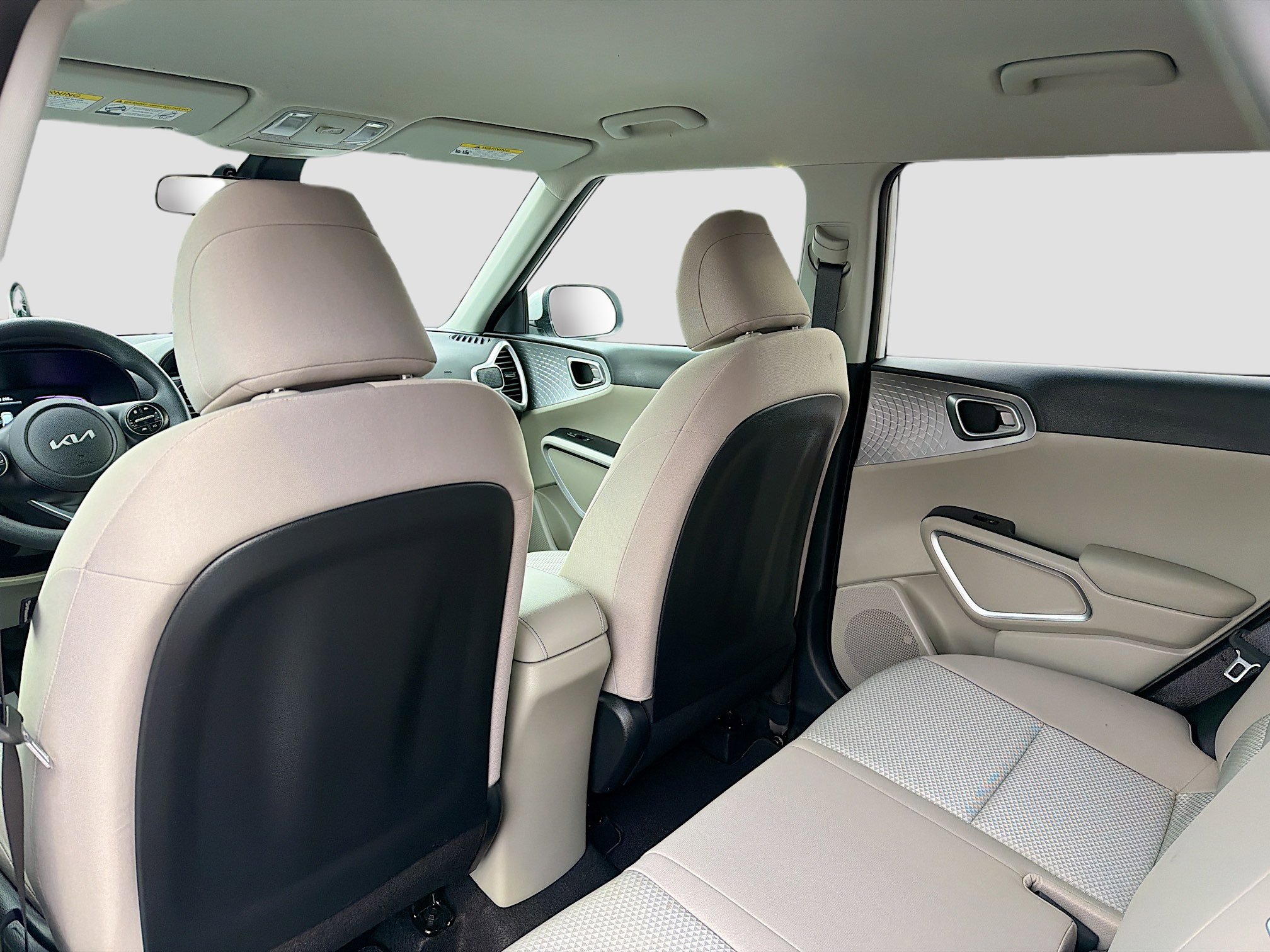 Used 2025 Kia Soul LX FWD image 6