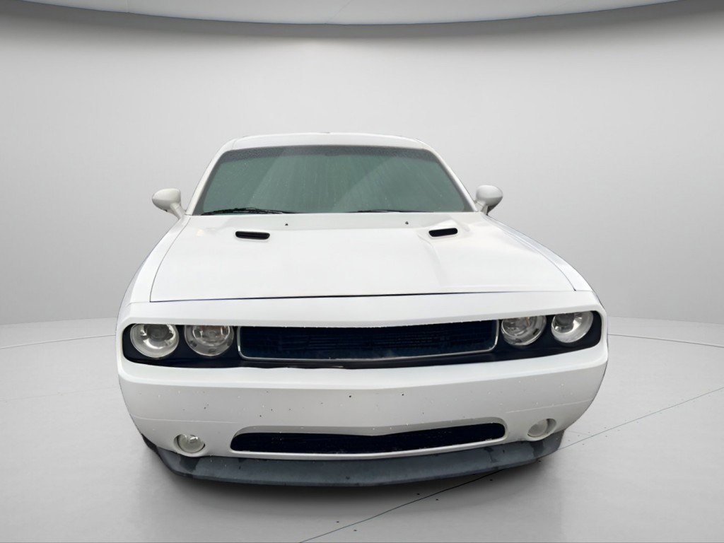 Used 2014 Dodge Challenger R/T RWD image 3