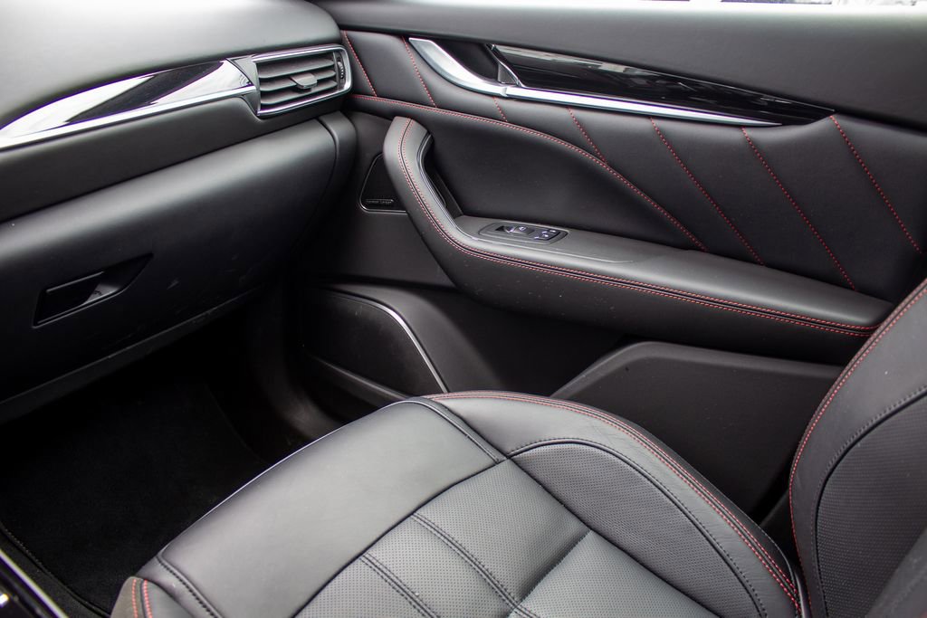 Used 2024 Maserati Levante GT Ultima AWD/4WD image 20
