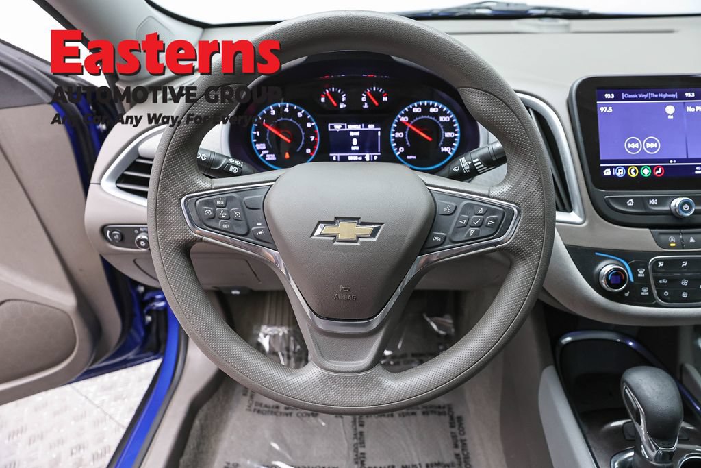 Used 2023 Chevrolet Malibu LT FWD image 12