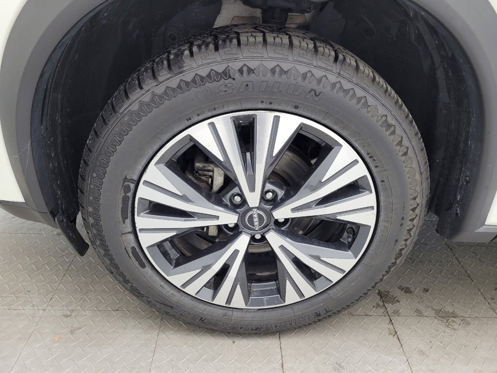 Used 2023 Nissan Rogue SV image 31