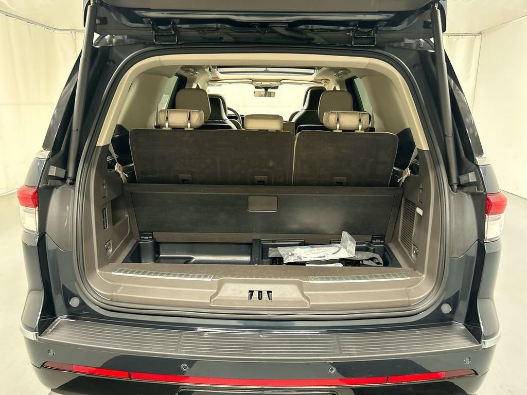 Used 2024 Lincoln Navigator Reserve image 24