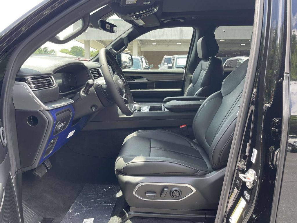 New 2026 Jeep Grand Wagoneer 4WD image 28