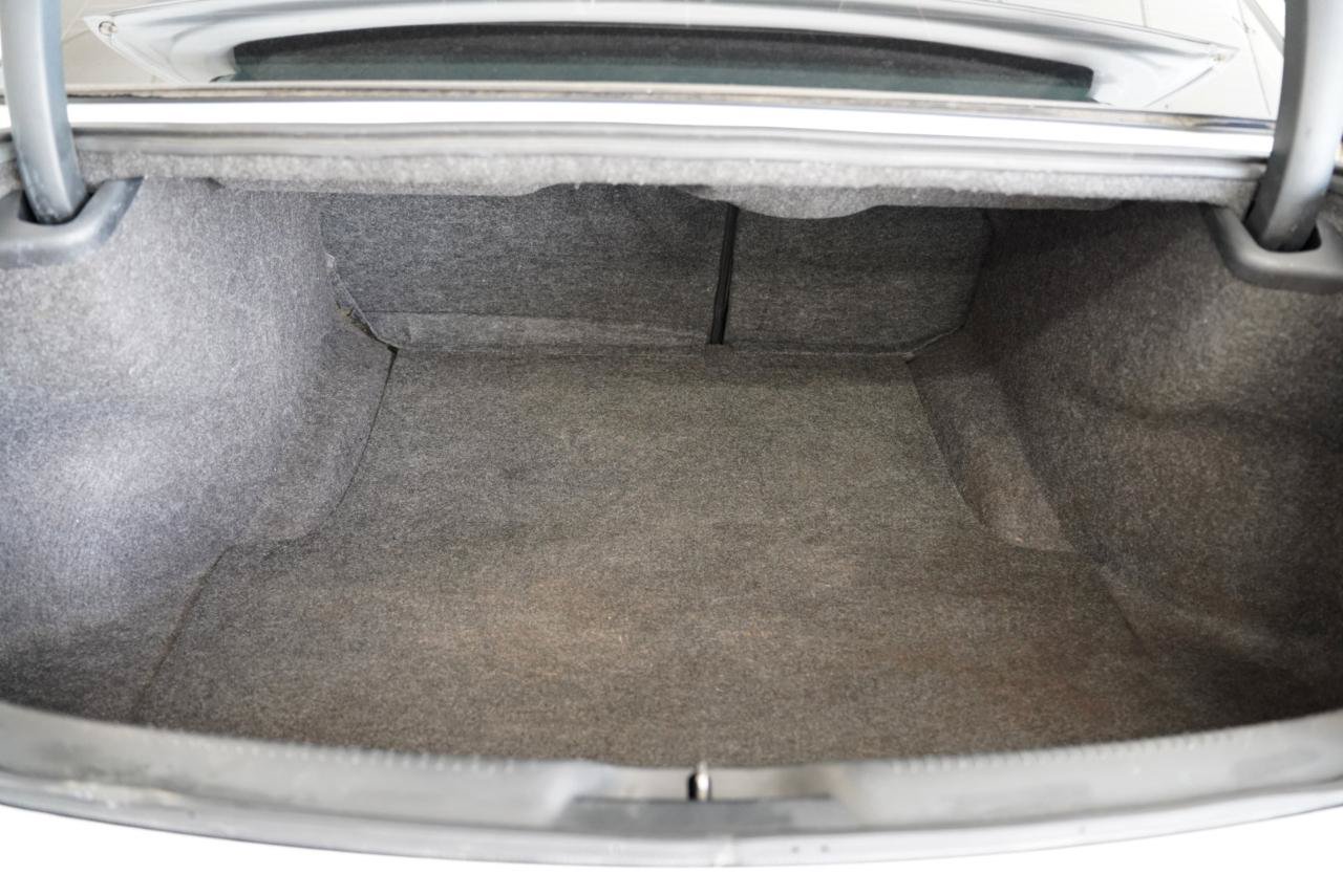 Used 2018 Chrysler 300 Touring L RWD image 37