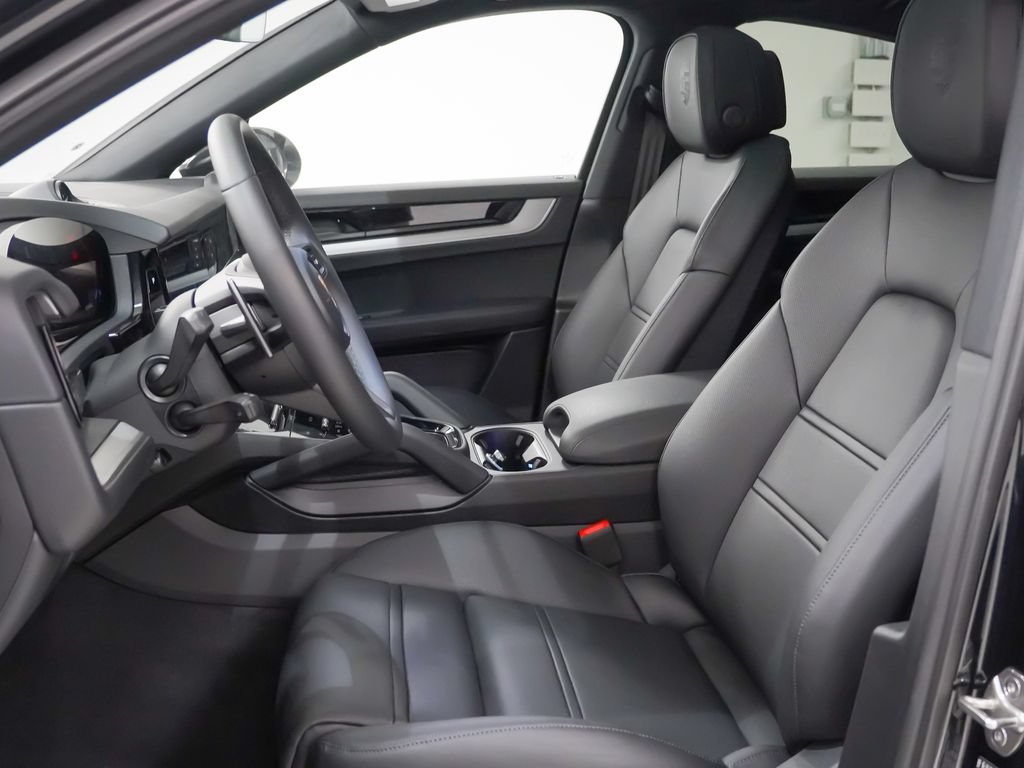 Certified 2026 Porsche Cayenne Coupe AWD/4WD image 5