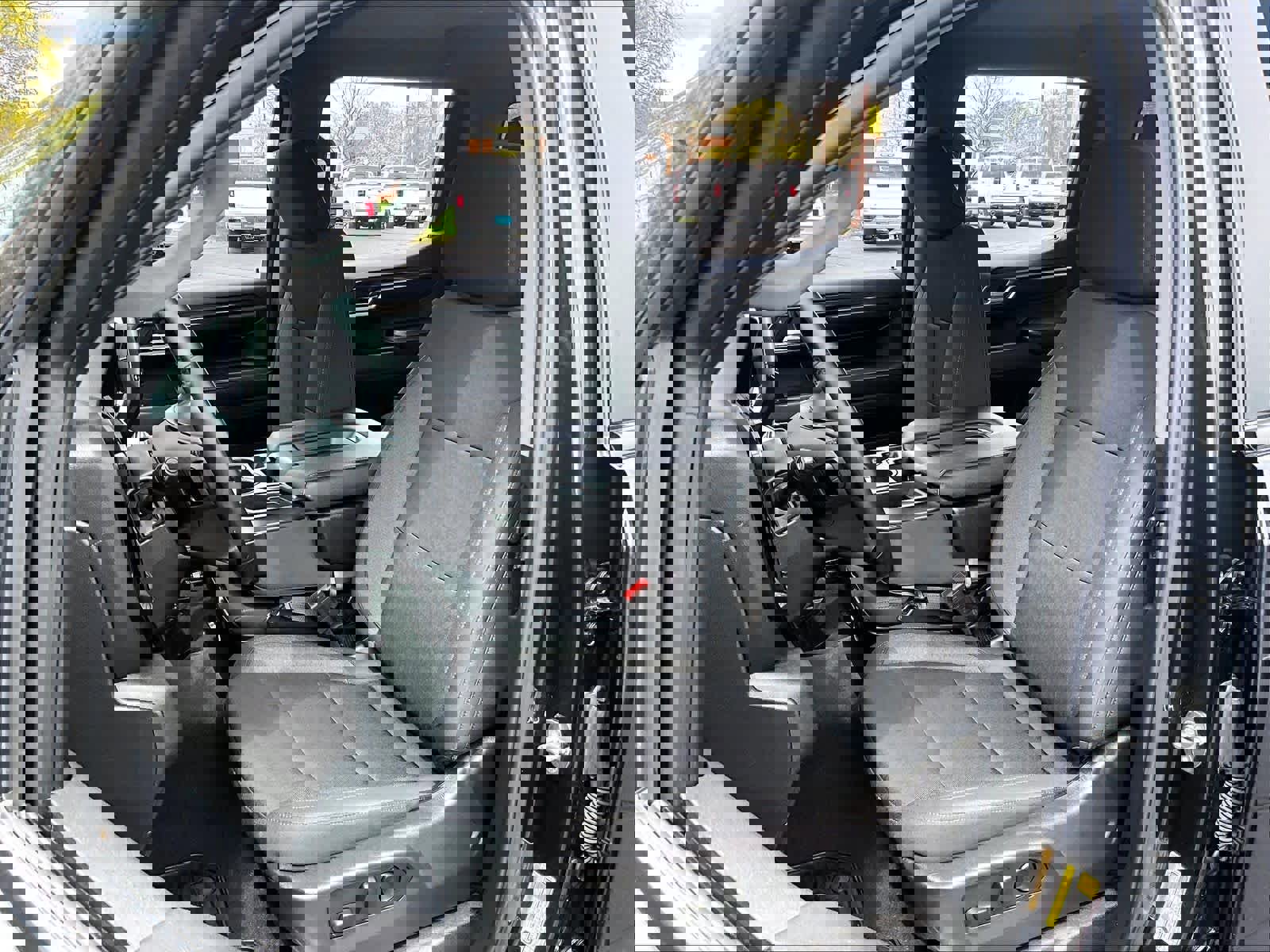 Used 2024 Chevrolet Silverado 1500 LT AWD/4WD image 10