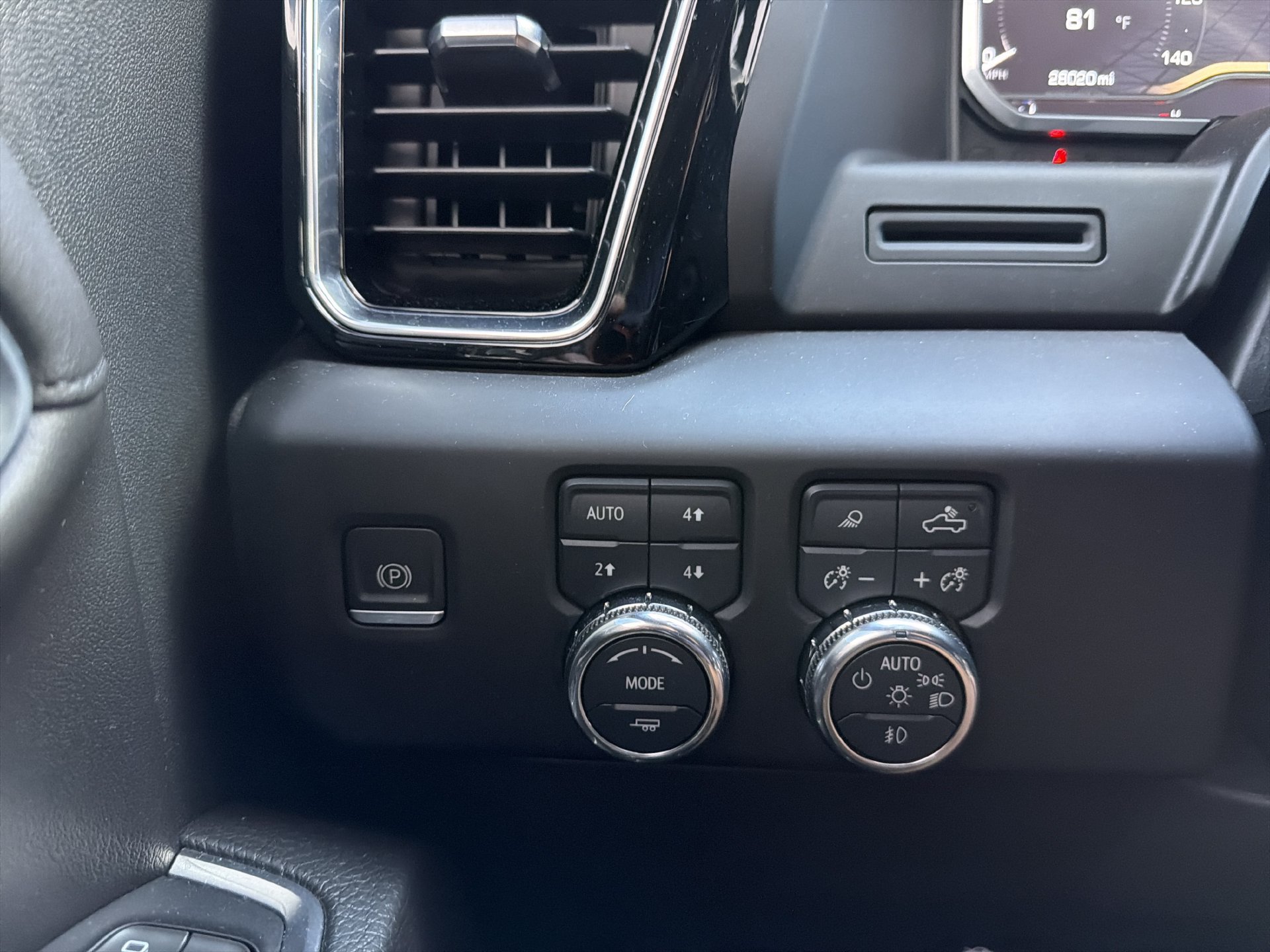 Used 2022 GMC Sierra 1500 Denali AWD/4WD image 29