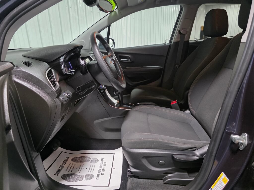 Used 2019 Chevrolet Trax LS w/ Tint and Cruise Package AWD/4WD image 9