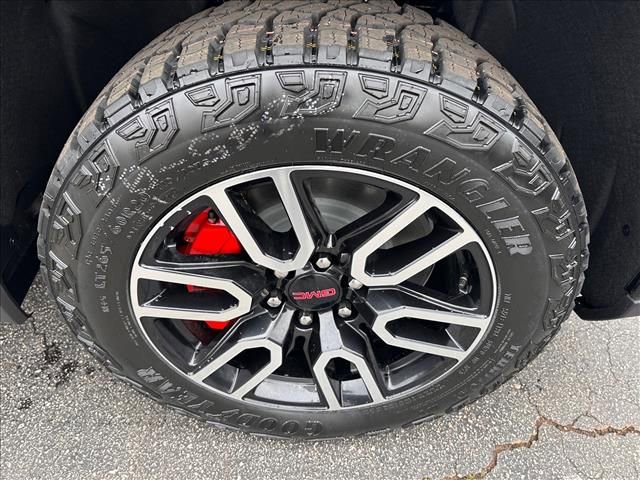 New 2026 GMC Sierra 1500 AT4 w/ AT4 Premium Package image 13