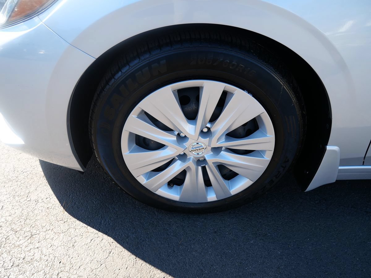 Used 2020 Nissan Sentra S FWD image 32