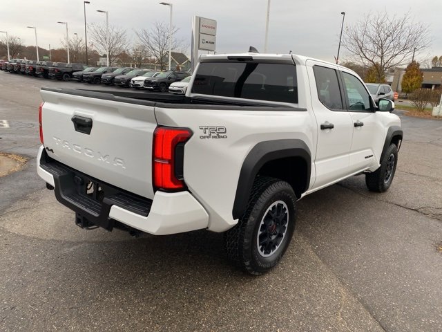 Used 2024 Toyota Tacoma TRD Sport image 3