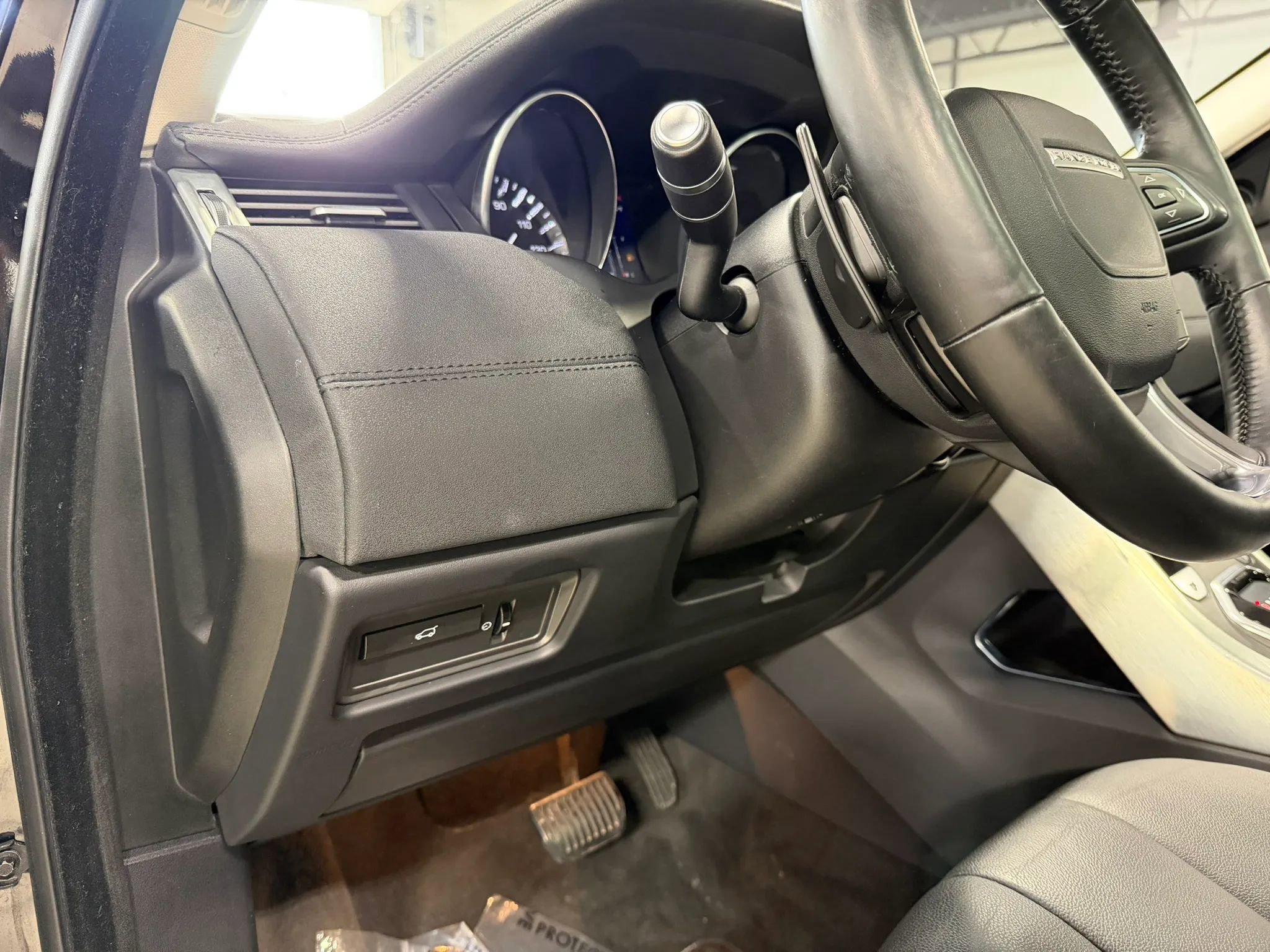 Used 2015 Land Rover Range Rover Evoque Pure Plus AWD/4WD image 17