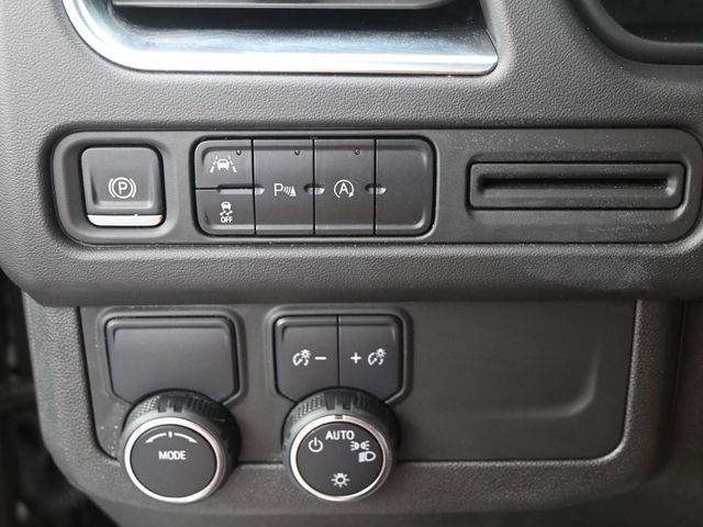 Used 2024 Chevrolet Suburban RST image 15