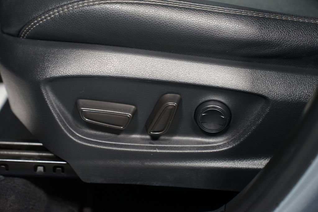 Used 2024 Toyota Corolla Cross XLE image 32