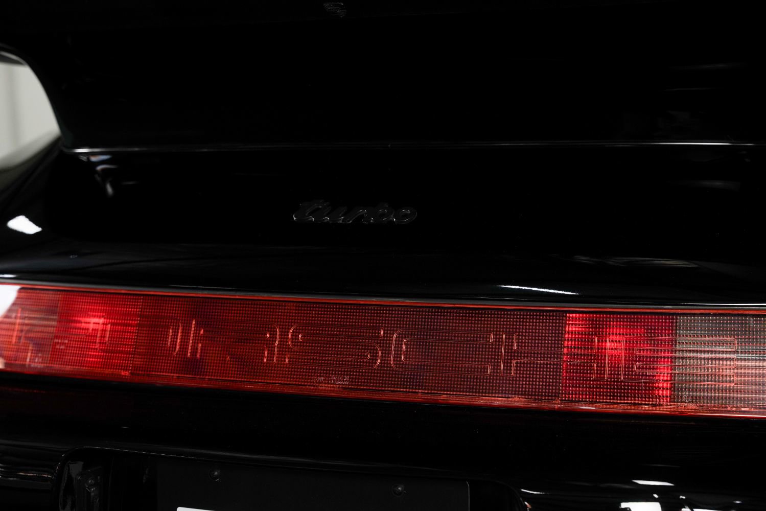 Used 1991 Porsche 911 Turbo image 22