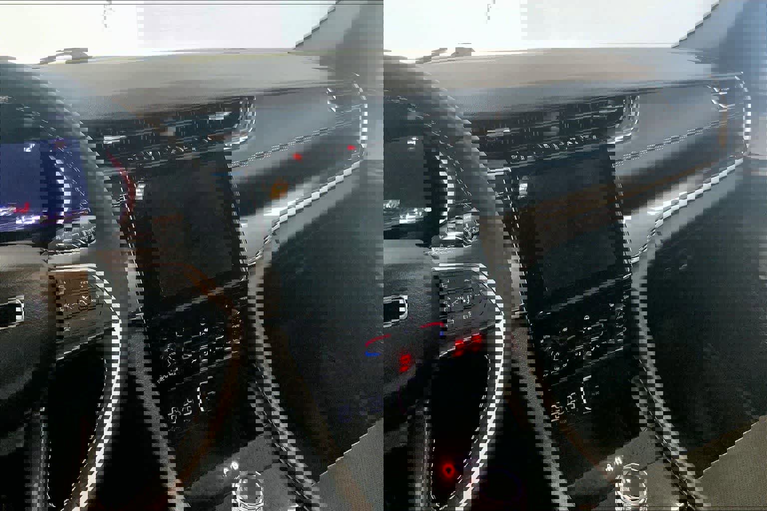 Used 2023 Jeep Grand Cherokee Altitude image 13