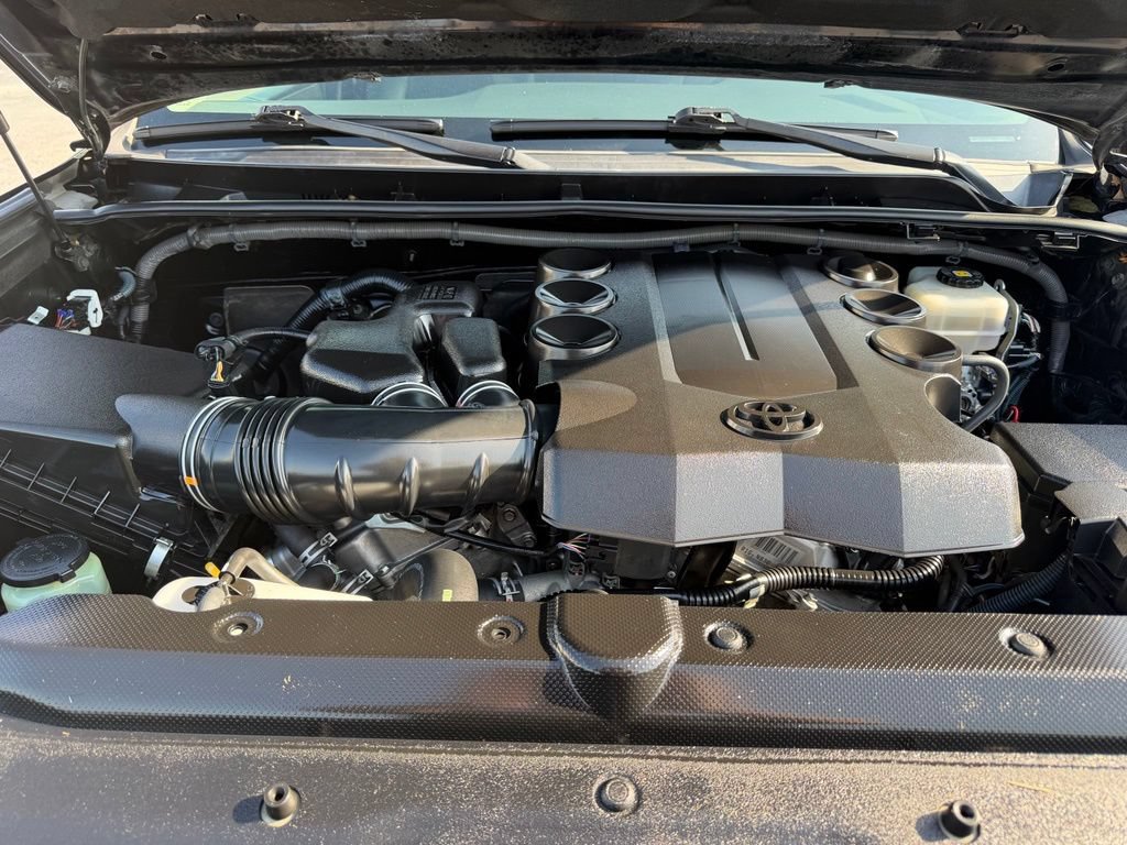Used 2017 Toyota 4Runner Limited AWD/4WD image 9