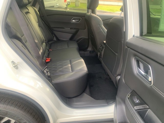 New 2026 Nissan Rogue Platinum image 33