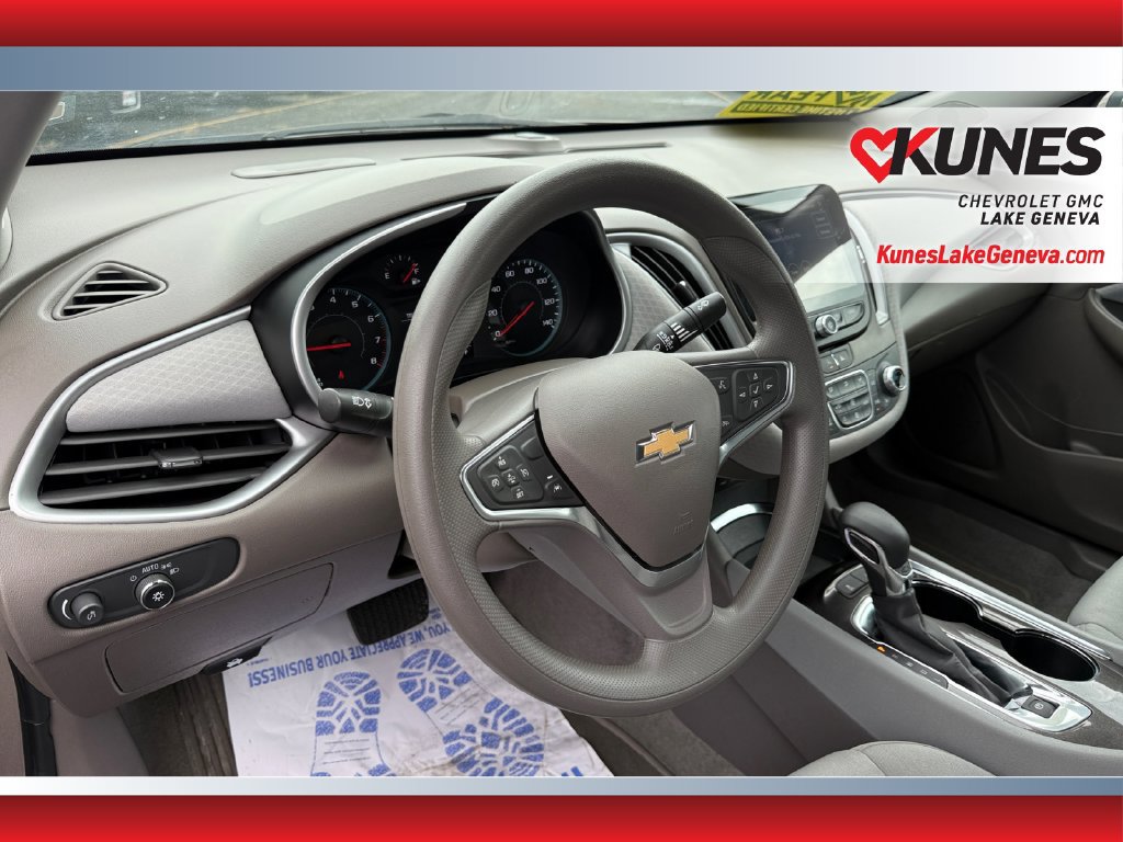 Used 2025 Chevrolet Malibu LT FWD image 16