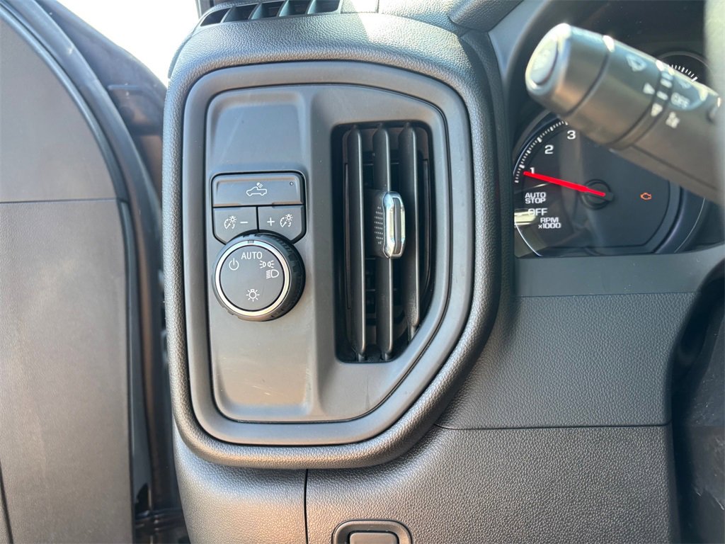 Used 2024 Chevrolet Silverado 1500 Custom image 21