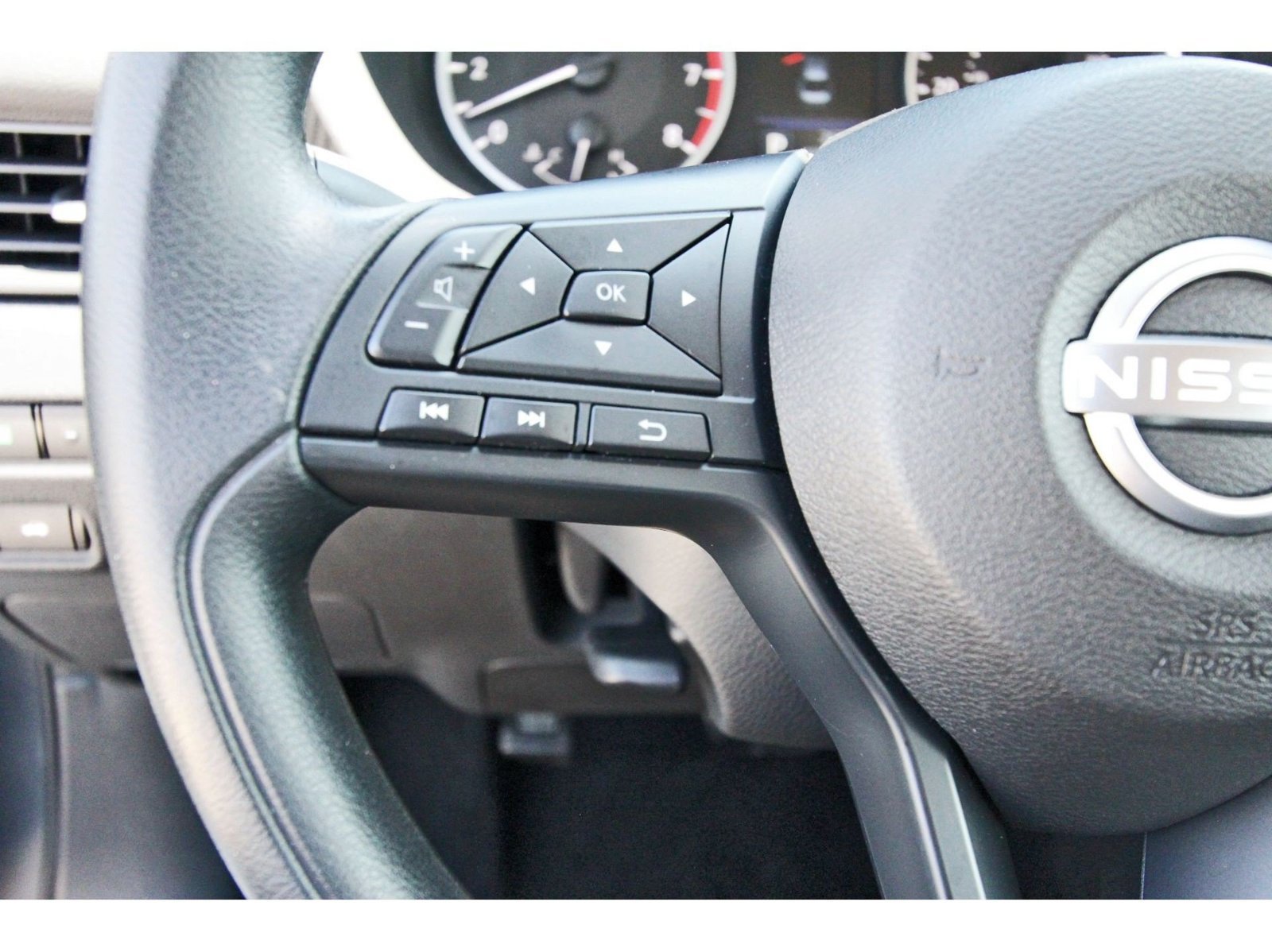 Certified 2025 Nissan Sentra S FWD image 19