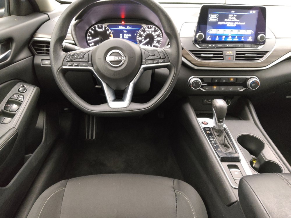 Used 2025 Nissan Altima 2.5 SV AWD/4WD image 22