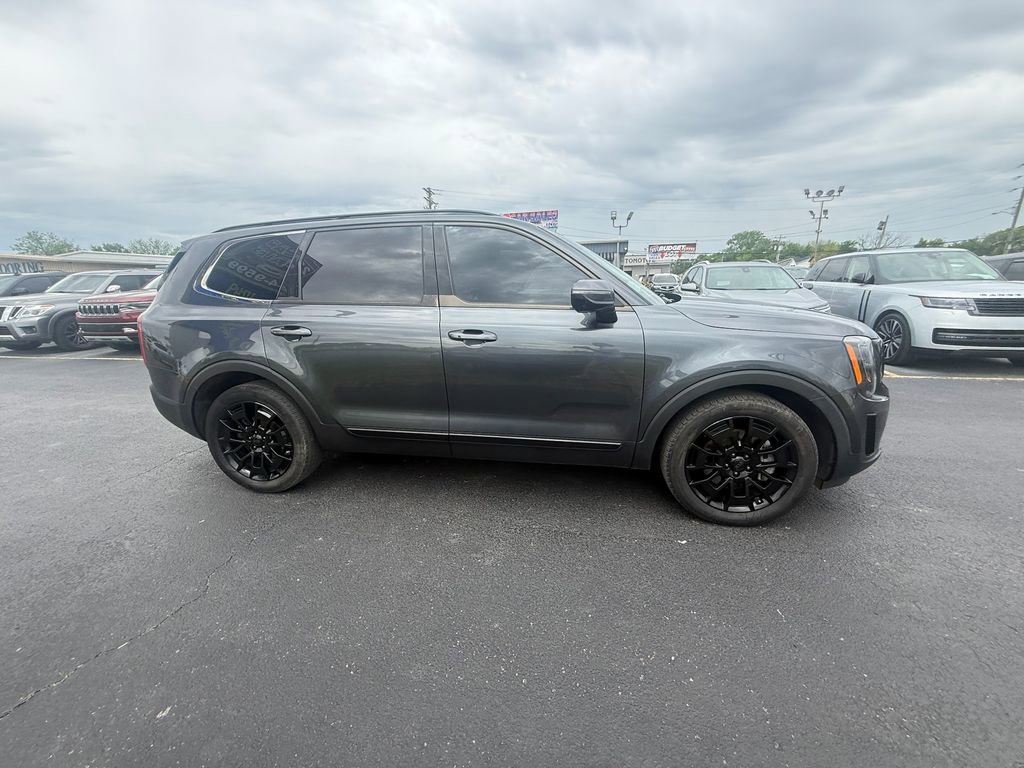 Used 2021 Kia Telluride SX w/ Nightfall Edition Package image 2
