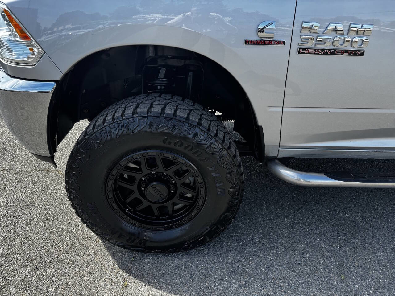 Used 2018 RAM 3500 SLT w/ Cold Weather Group AWD/4WD image 8