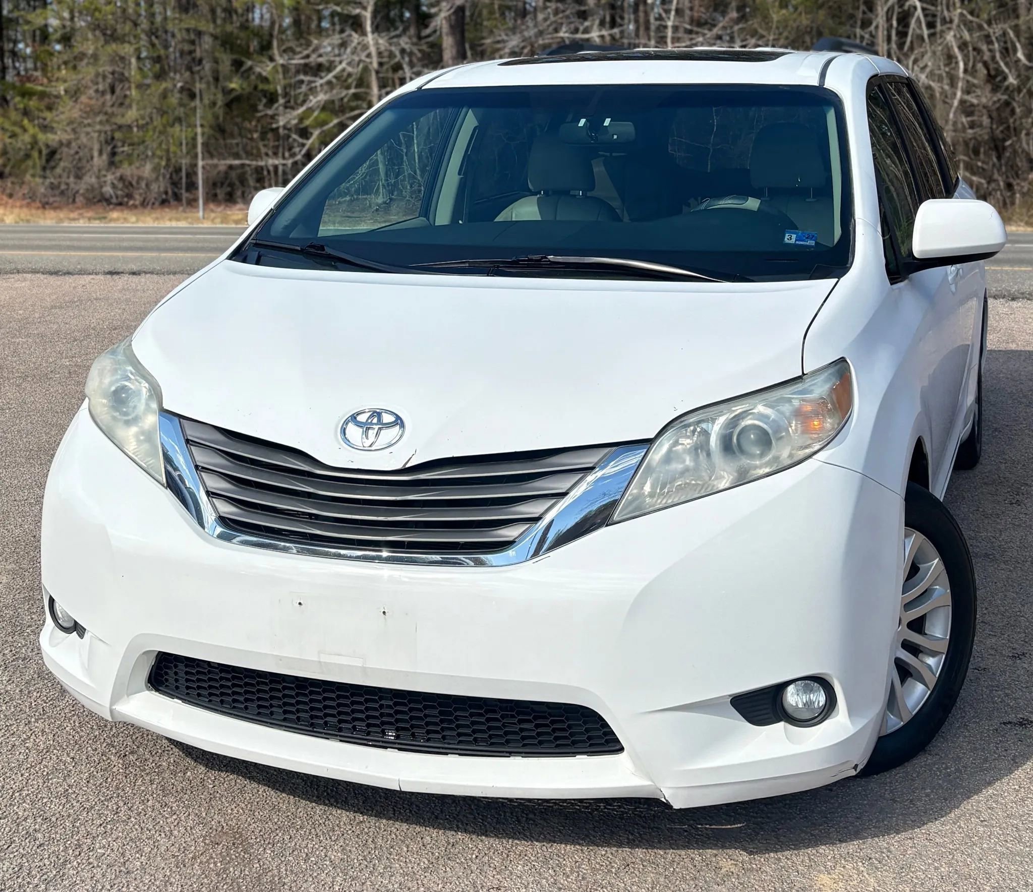 Used 2011 Toyota Sienna XLE w/ Entertainment Pkg image 59