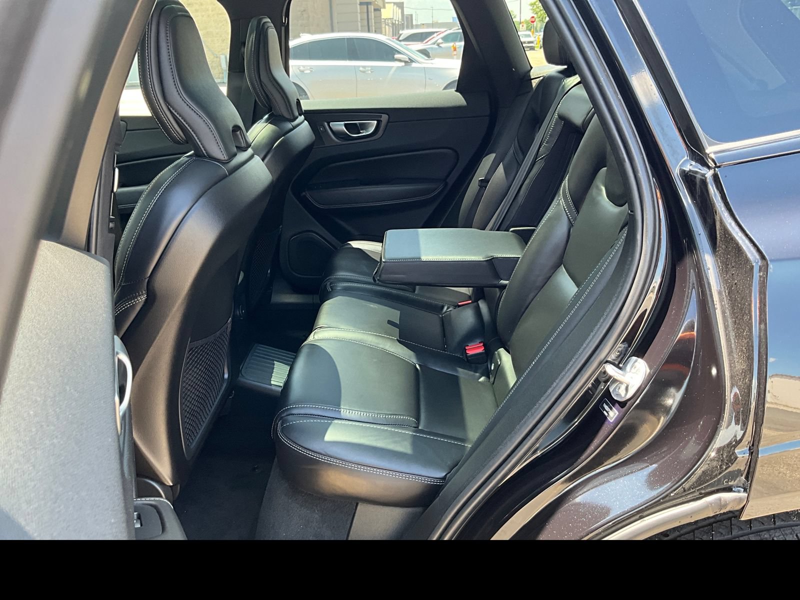 Used 2023 Volvo XC60 T8 Ultimate AWD/4WD image 10