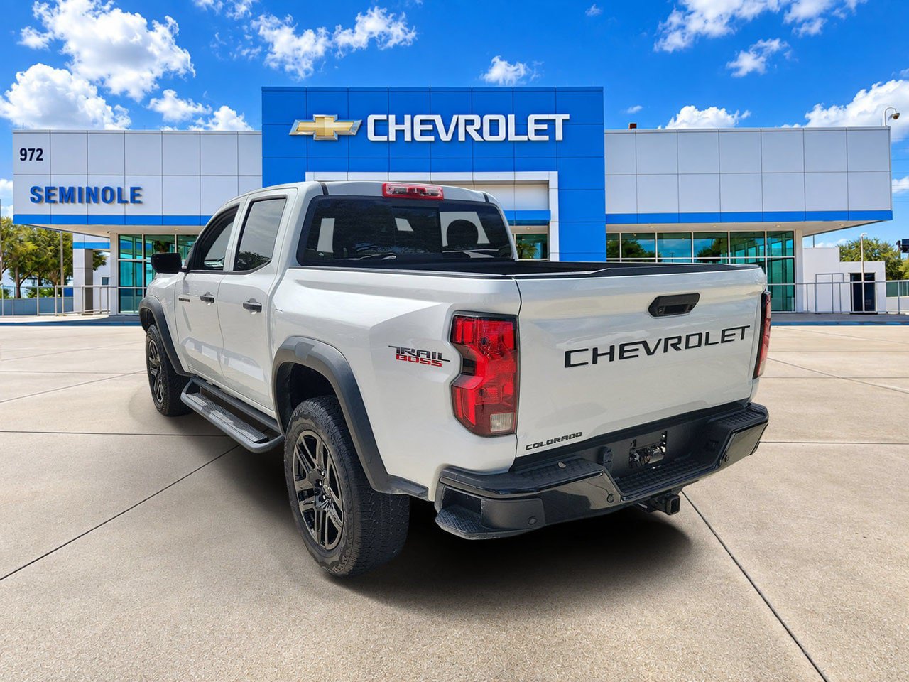Used 2023 Chevrolet Colorado Trail Boss w/ Technology Package AWD/4WD image 4
