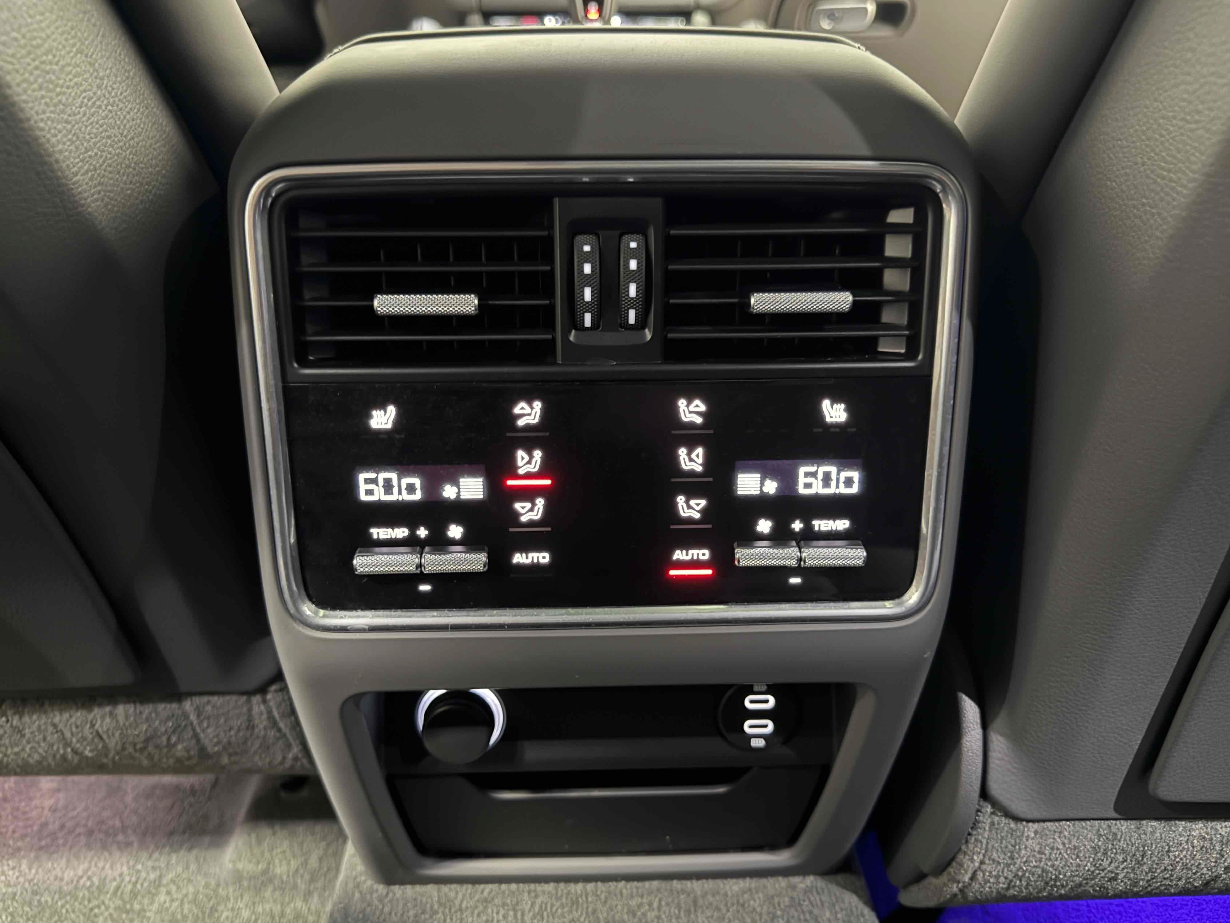 Used 2022 Porsche Cayenne GTS AWD/4WD image 71