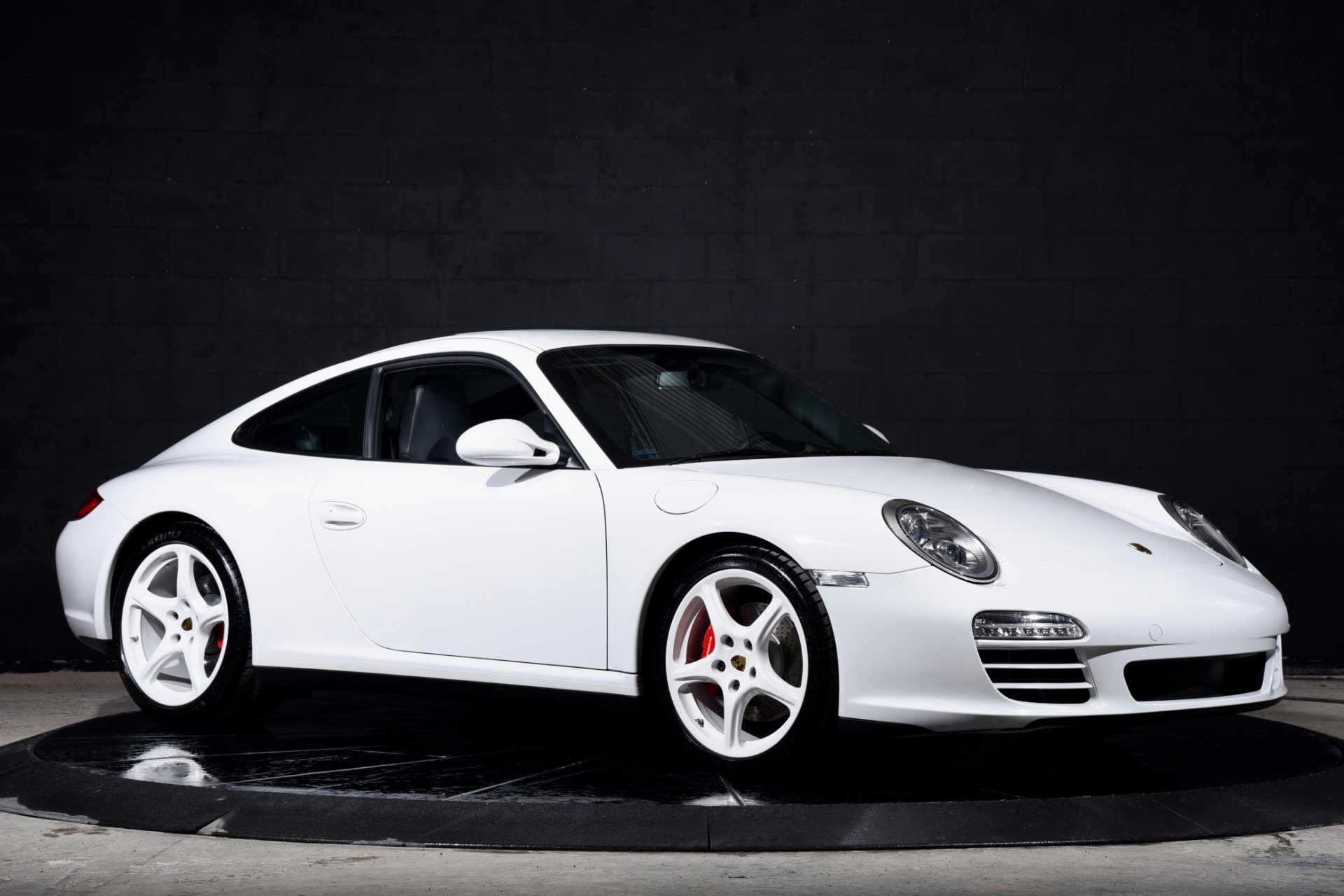 Used 2010 Porsche 911 Carrera 4S image 9