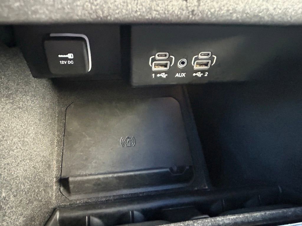 Used 2024 Jeep Wagoneer Series II w/ Flexible Seating Group image 23