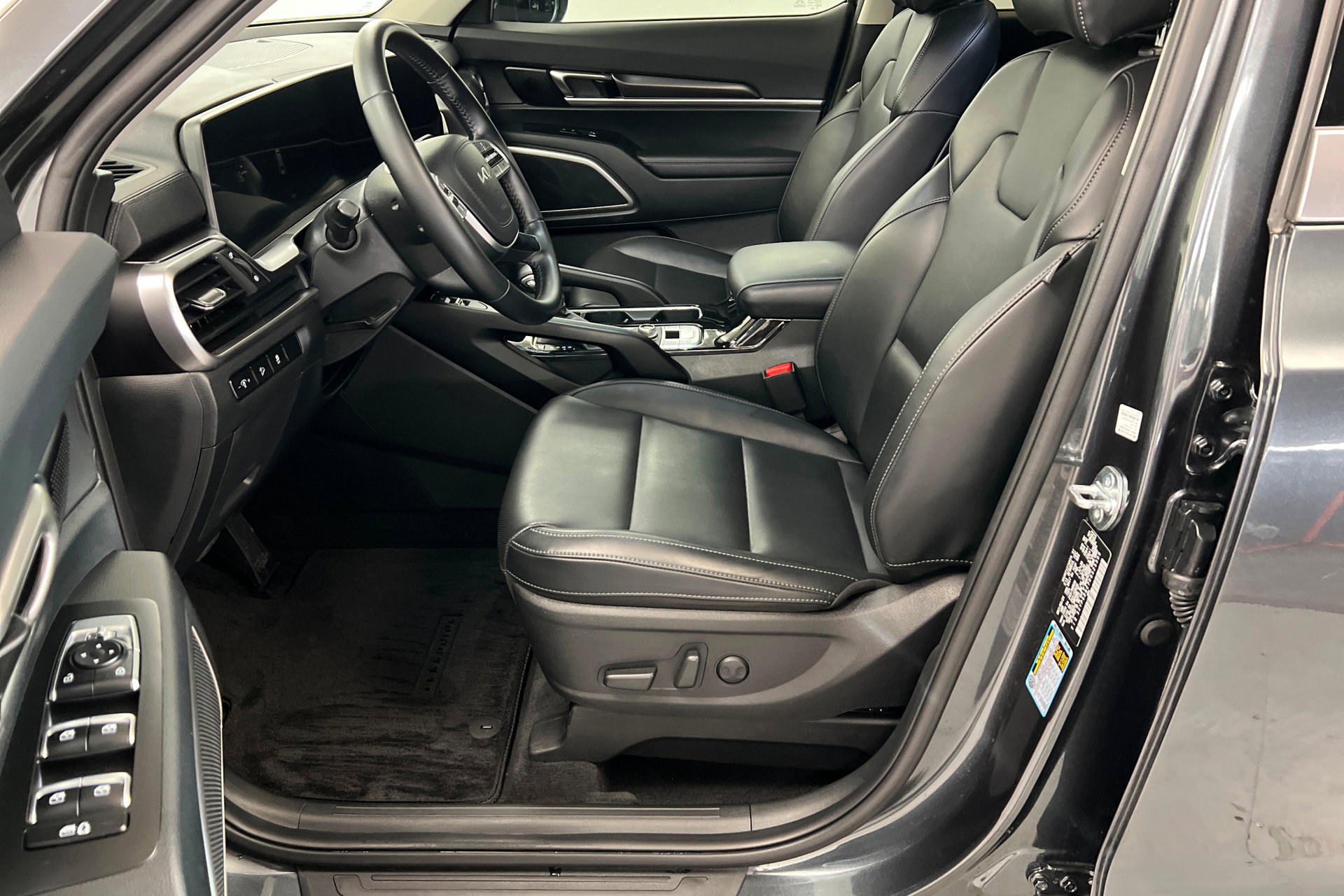 Used 2024 Kia Telluride S w/ S Sunroof Package image 17