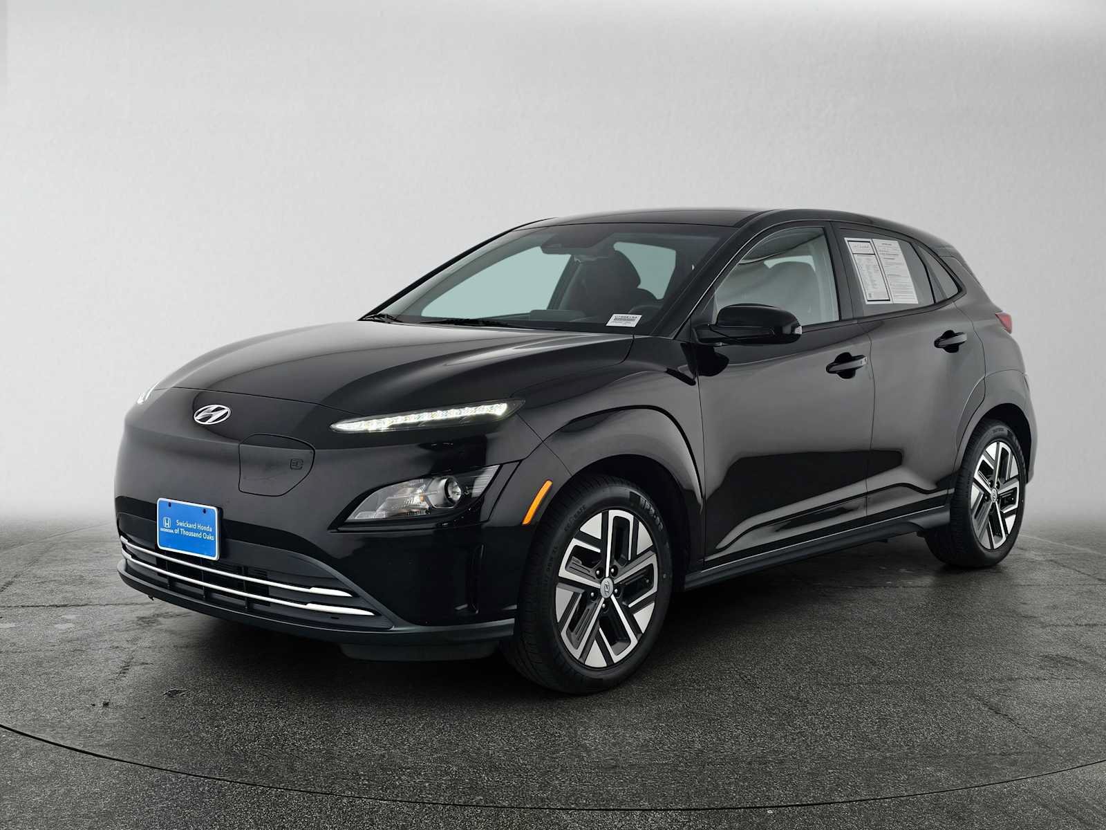 Used 2023 Hyundai Kona SE w/ Cargo Package FWD image 7
