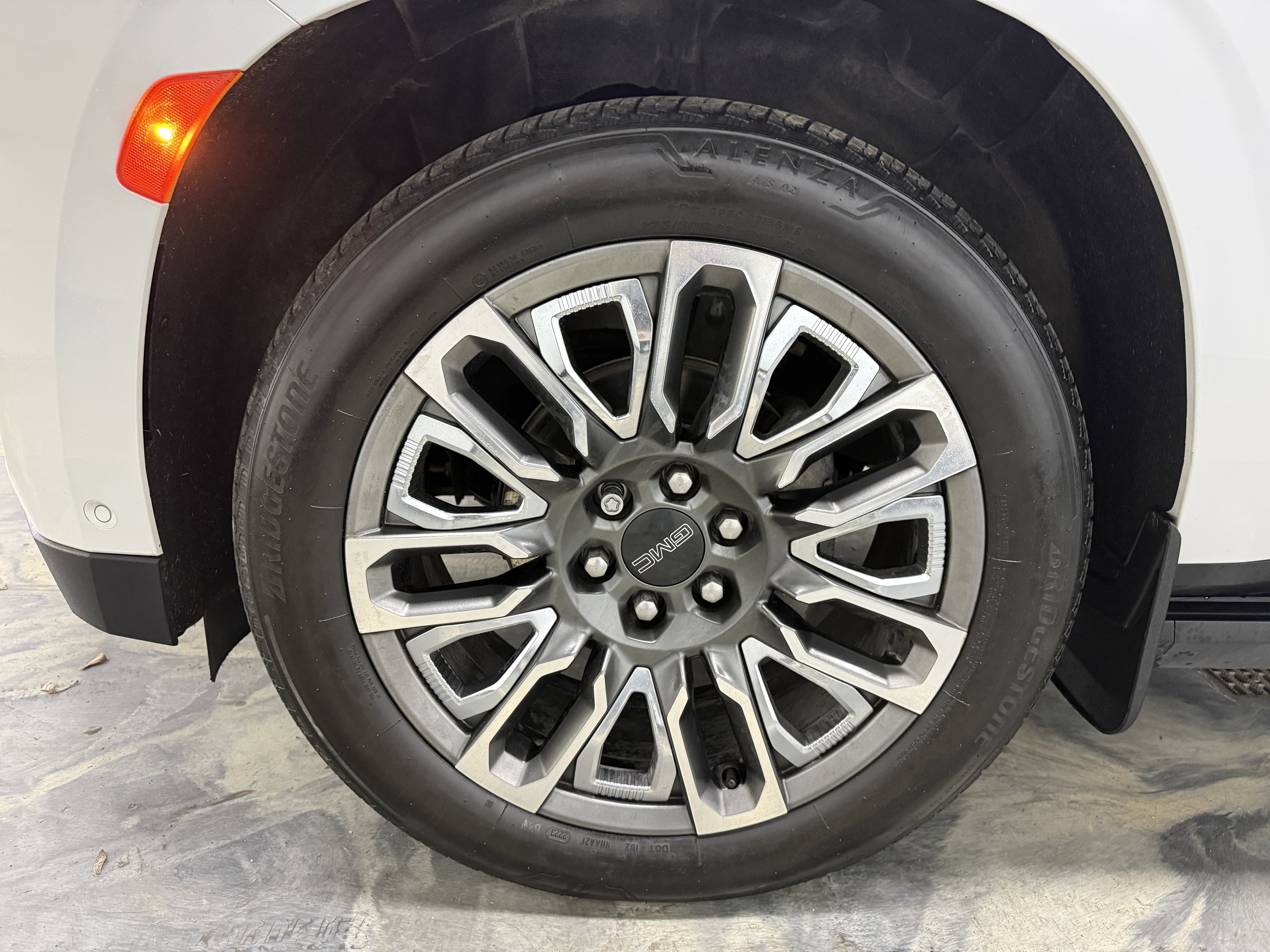 Used 2023 GMC Yukon XL Denali Ultimate image 35