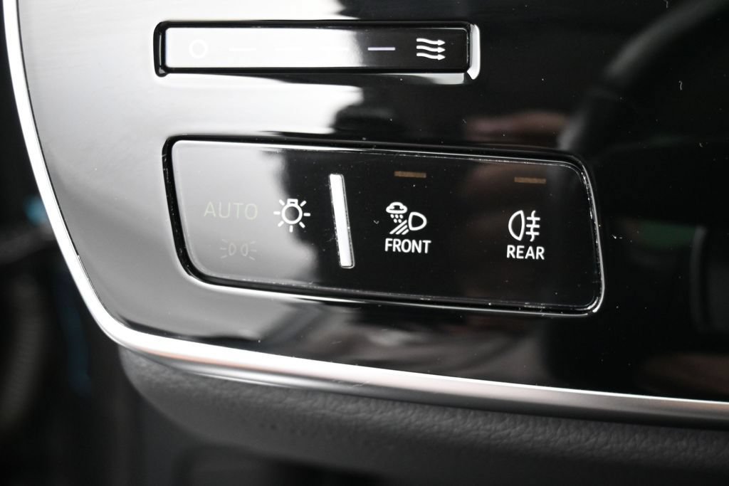 Used 2021 Audi A8 L 4.0T w/ Luxury Package AWD/4WD image 19