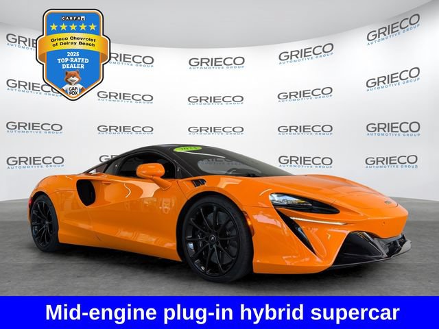 Used 2023 McLaren Artura RWD image 1