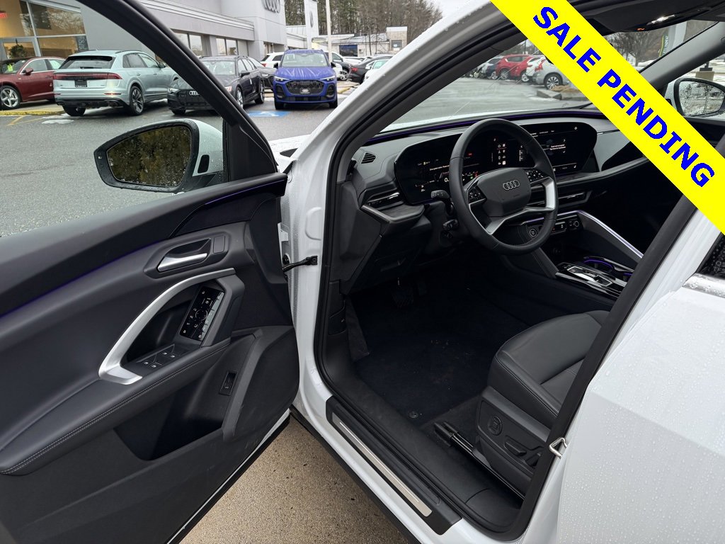 Used 2025 Audi Q5 Premium w/ Convenience Package image 18